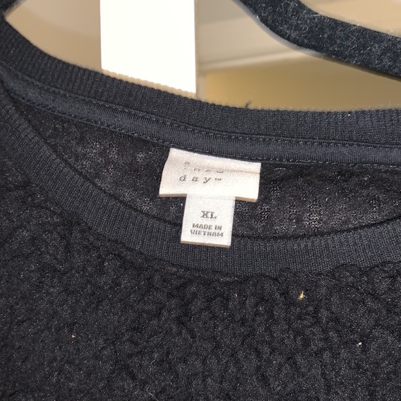 Fluffy pullover - Picture 2 of 3